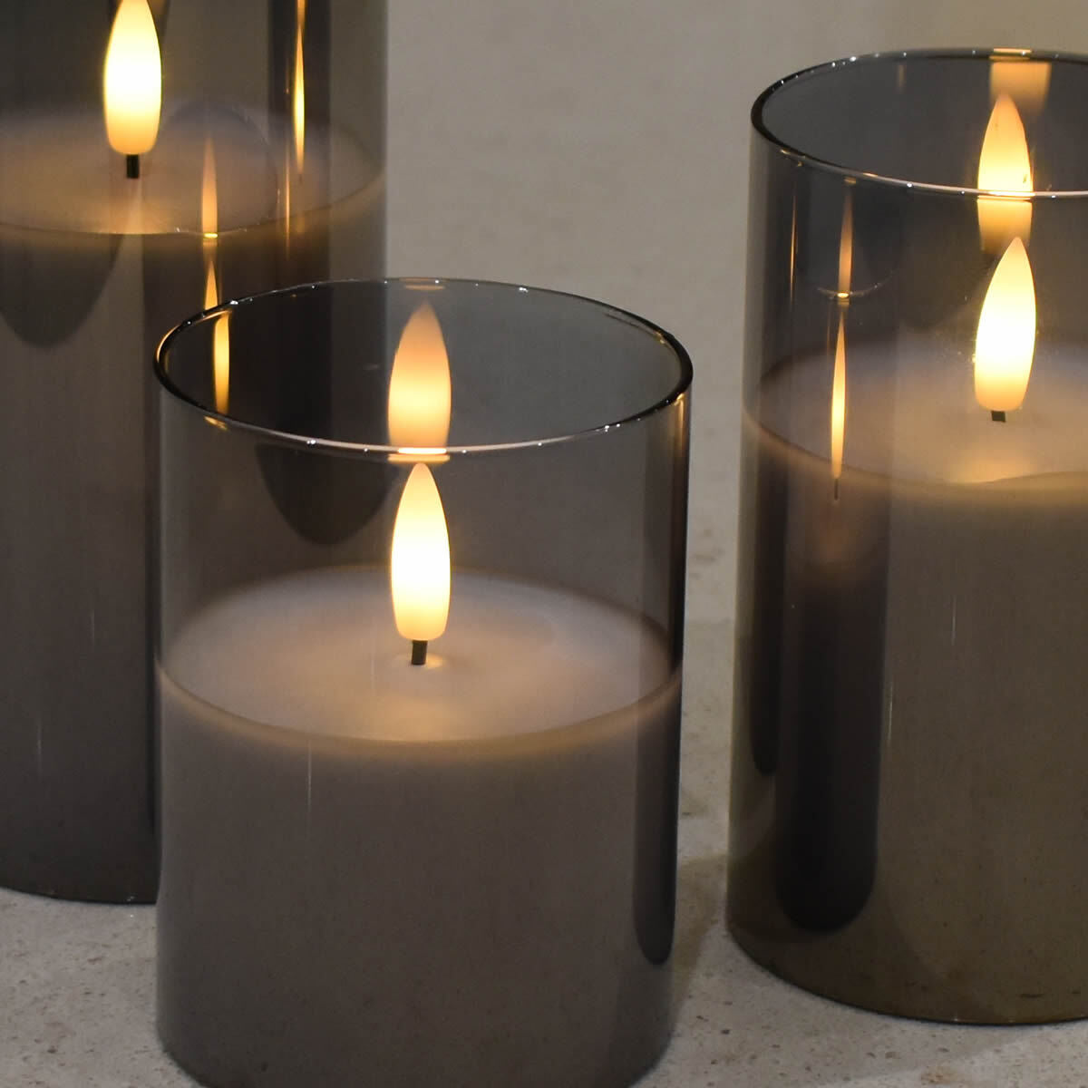 Flameless Flickering LED Candle Set - Black Qubd